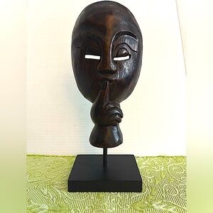 Unique Wooden “Shh” Face Sculpture on Stand – Mysterious & Intriguing